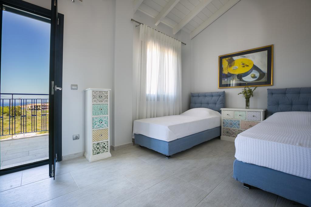 Seirios Luxury Villa Svoronata Exterior photo